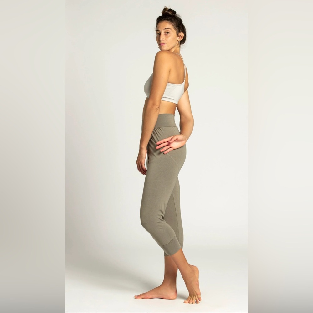 Ripple Relaxed Fit Yoga Pants size Small